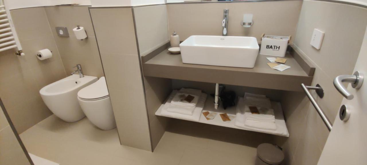 Nxt Station Deluxe Apartment 베르가모 외부 사진