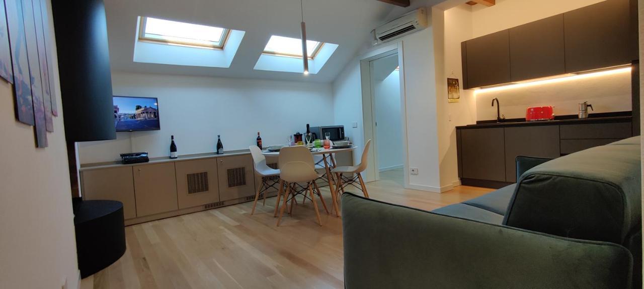 Nxt Station Deluxe Apartment 베르가모 외부 사진